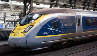 Ein Eurostar-Zug im Bahnhof.