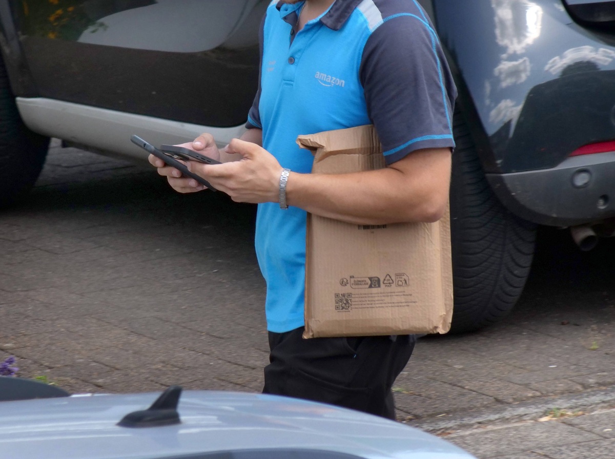 Braunschweig: Kurz vor Weihnachten! Polizei nimmt Amazon-Fahrer fest