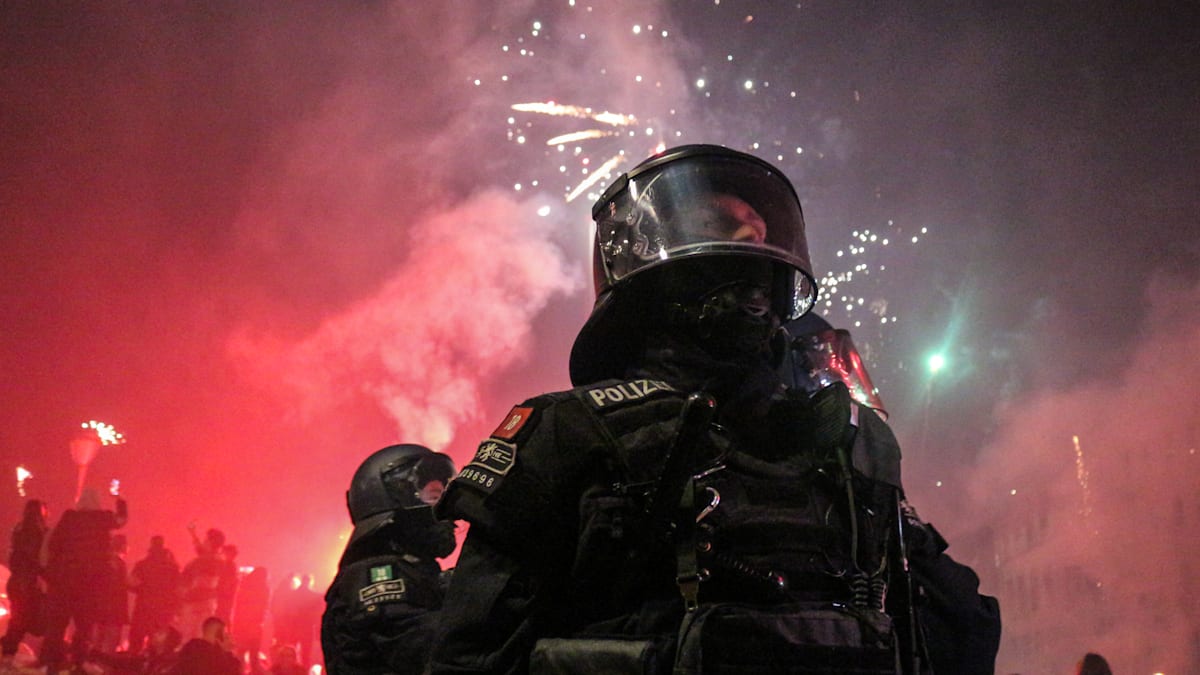 Silvester: Mülltonnen geleert, Sperrmüll entfernt – wie sich Frankfurt auf Krawall vorbereitet