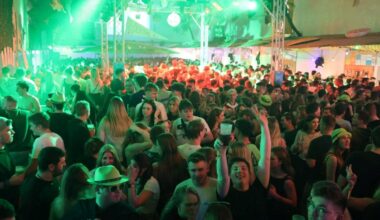 Schon nach einer Stunde ist die Moser-Halle voll.