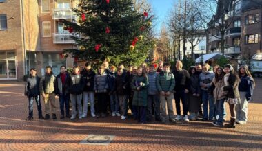 Klasse 8b besucht Bürgermeister Roger Nießen