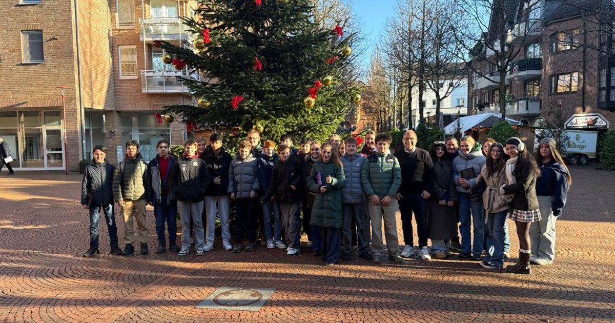 Klasse 8b besucht Bürgermeister Roger Nießen