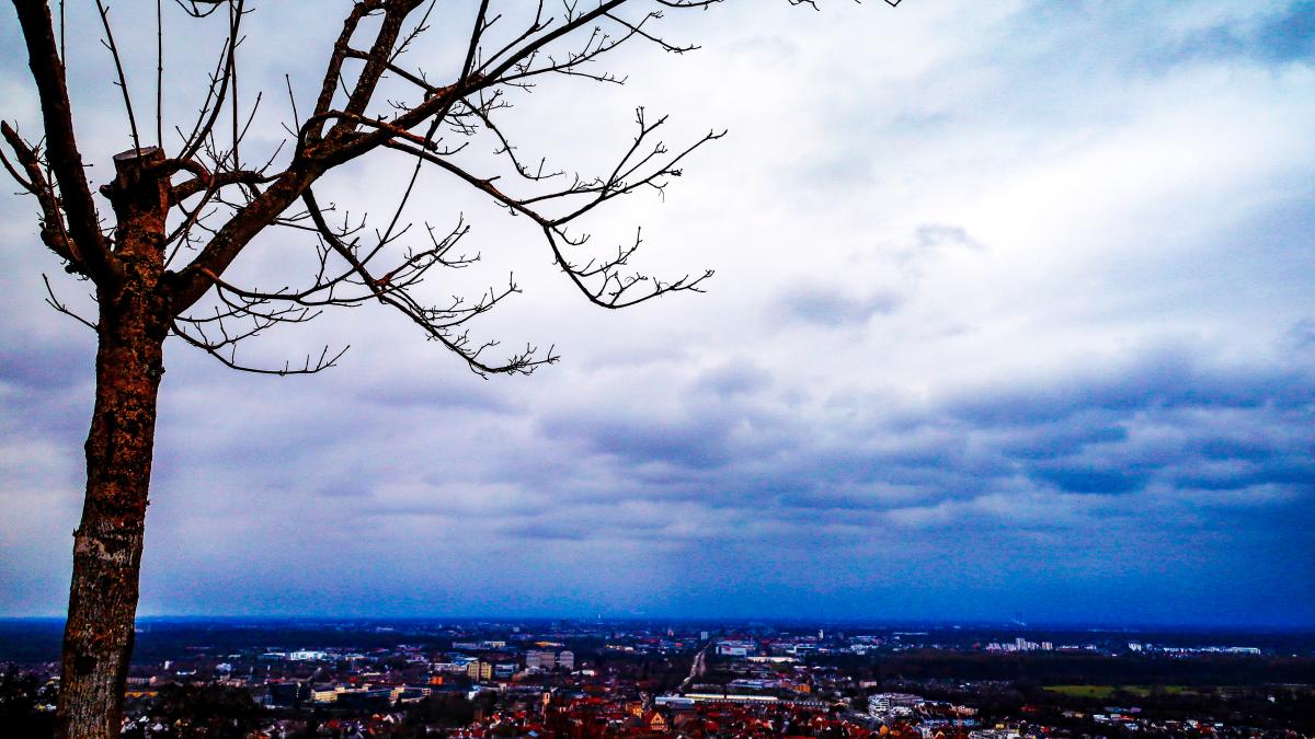Stürmische Weihnachten in der Region Karlsruhe beschäftigen Feuerwehr und Polizei