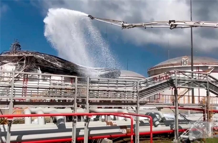 Ukraine attackiert Tanks mit Erdölprodukten – Großbrand