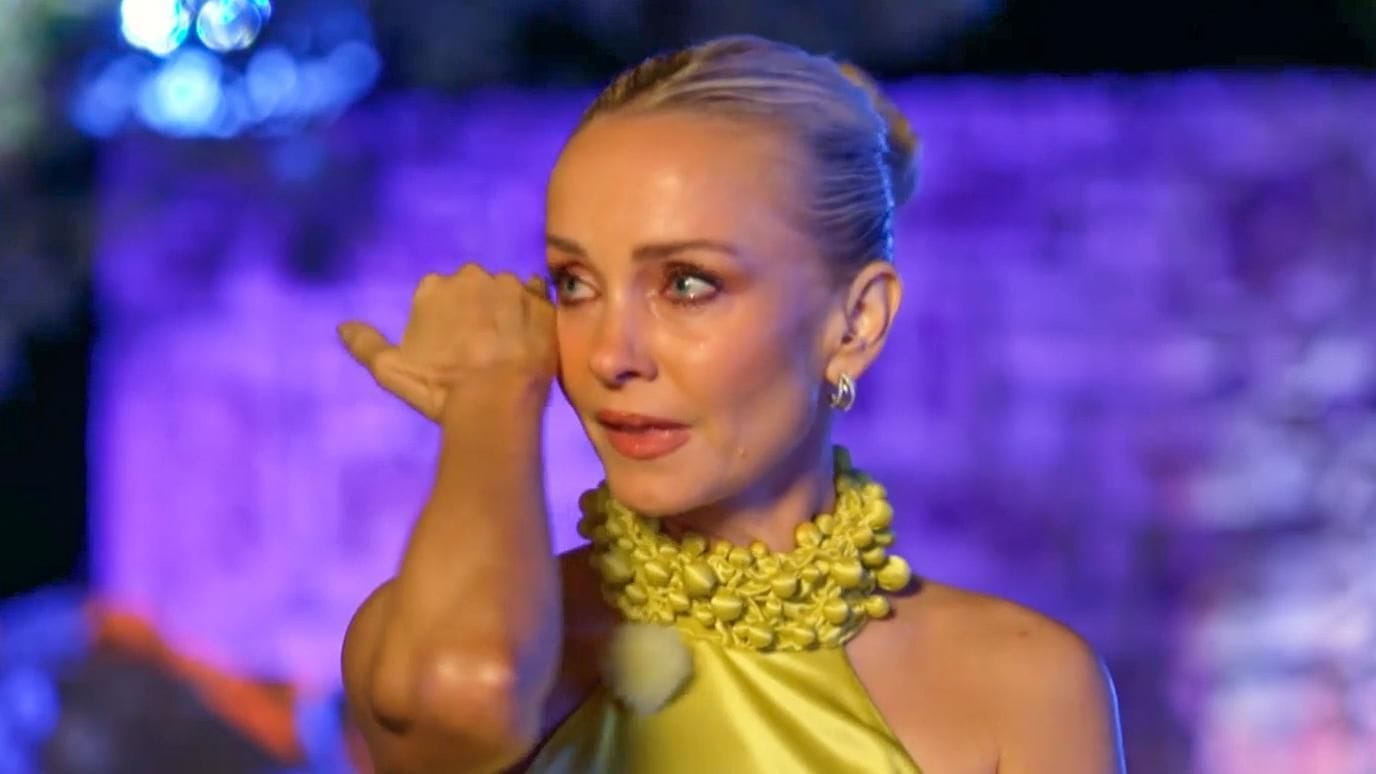 Janin Ullmann: Die "Temptation Island"-Moderatorin ist von den Ereignissen in der Show schockiert.