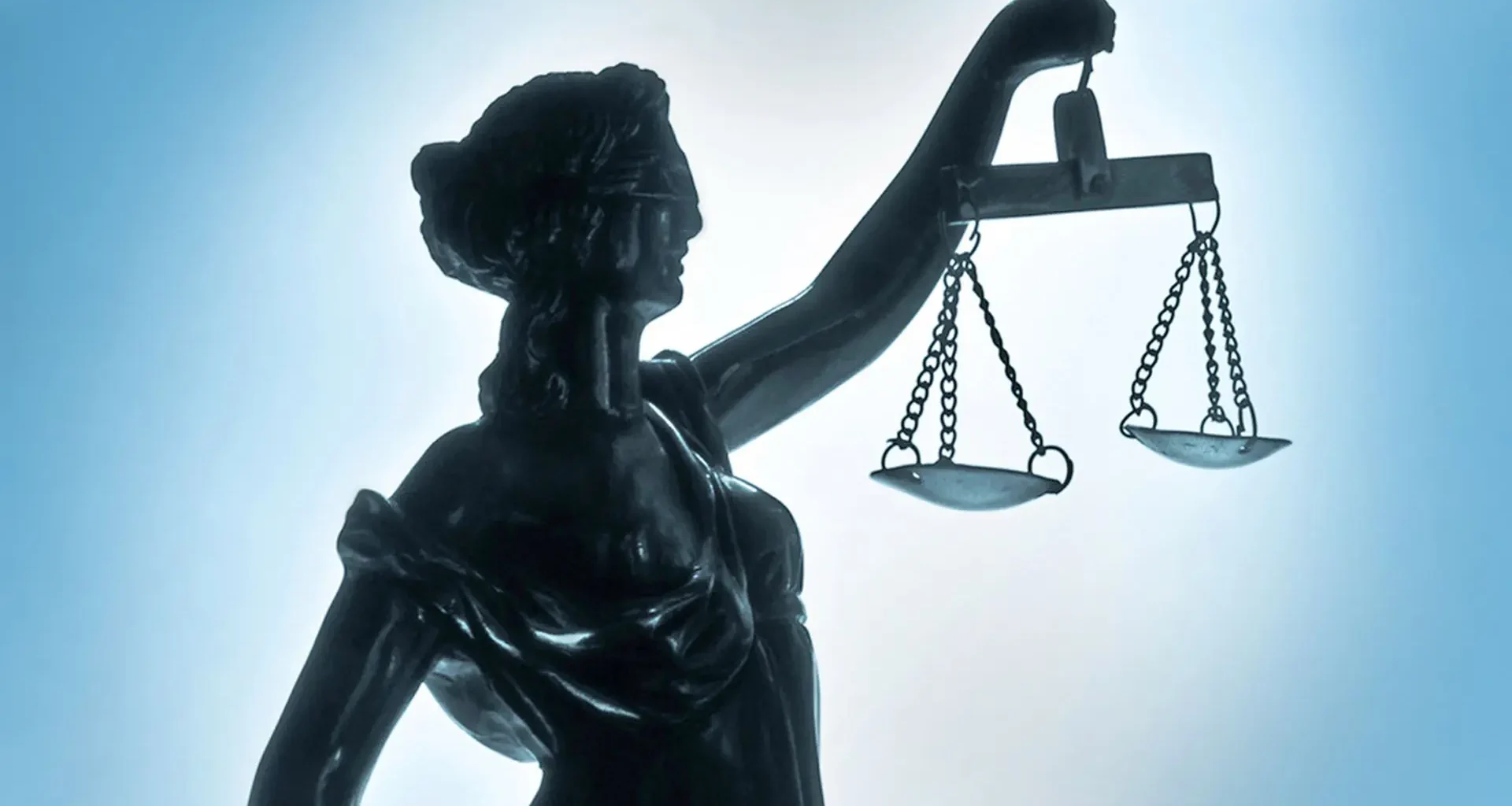 Messerangriff auf 13-Jährigen in Kiel: Zwei Männer verurteilt