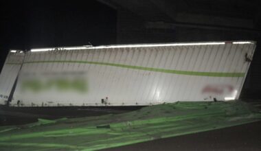 Unfall bei Könnern: Kipper kollidiert mit A14-Brücke