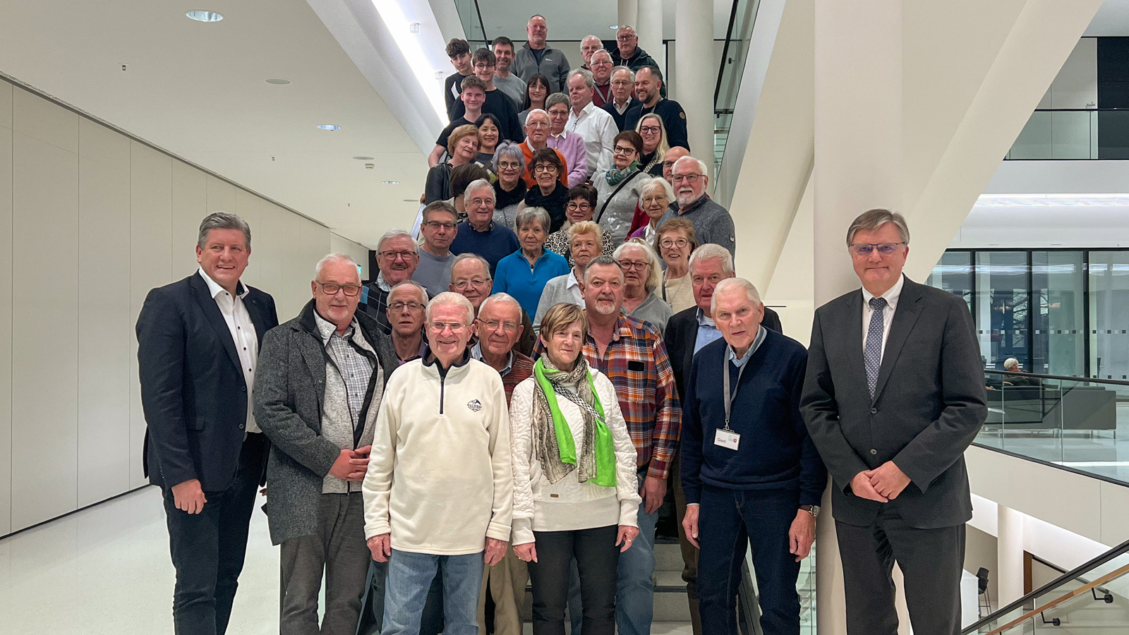 Ith-News - Nachrichten aus dem Landkreis Holzminden und Umgebung – Landtagsfahrt nach Hannover bietet Bürgerinnen und Bürgern Einblicke in Politik und Haushaltsdebatte