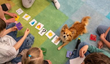 Therapiehund Capper hilft Kindern in Karlsruhe-Grötzingen beim Lese-Training