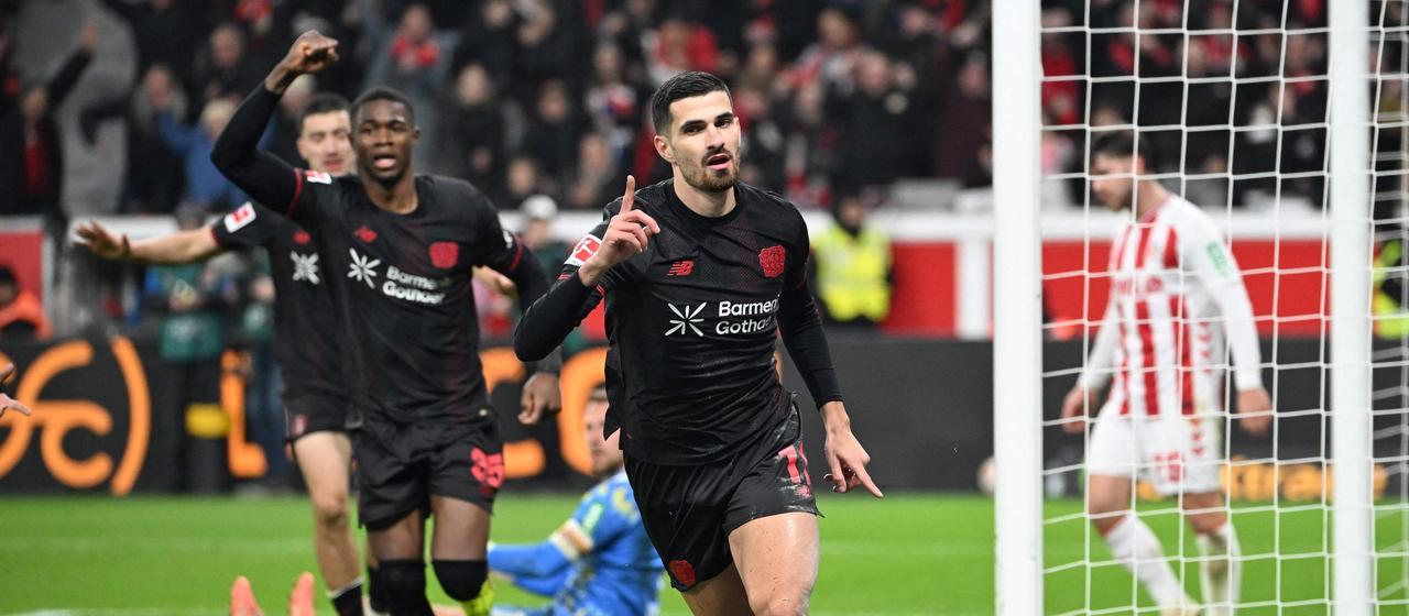 Martin Terrier jubelt über seinen Treffer zur Leverkusener Führung | AFP/Uwe Kraft Martin Terrier jubelt über seinen Treffer zur Leverkusener Führung