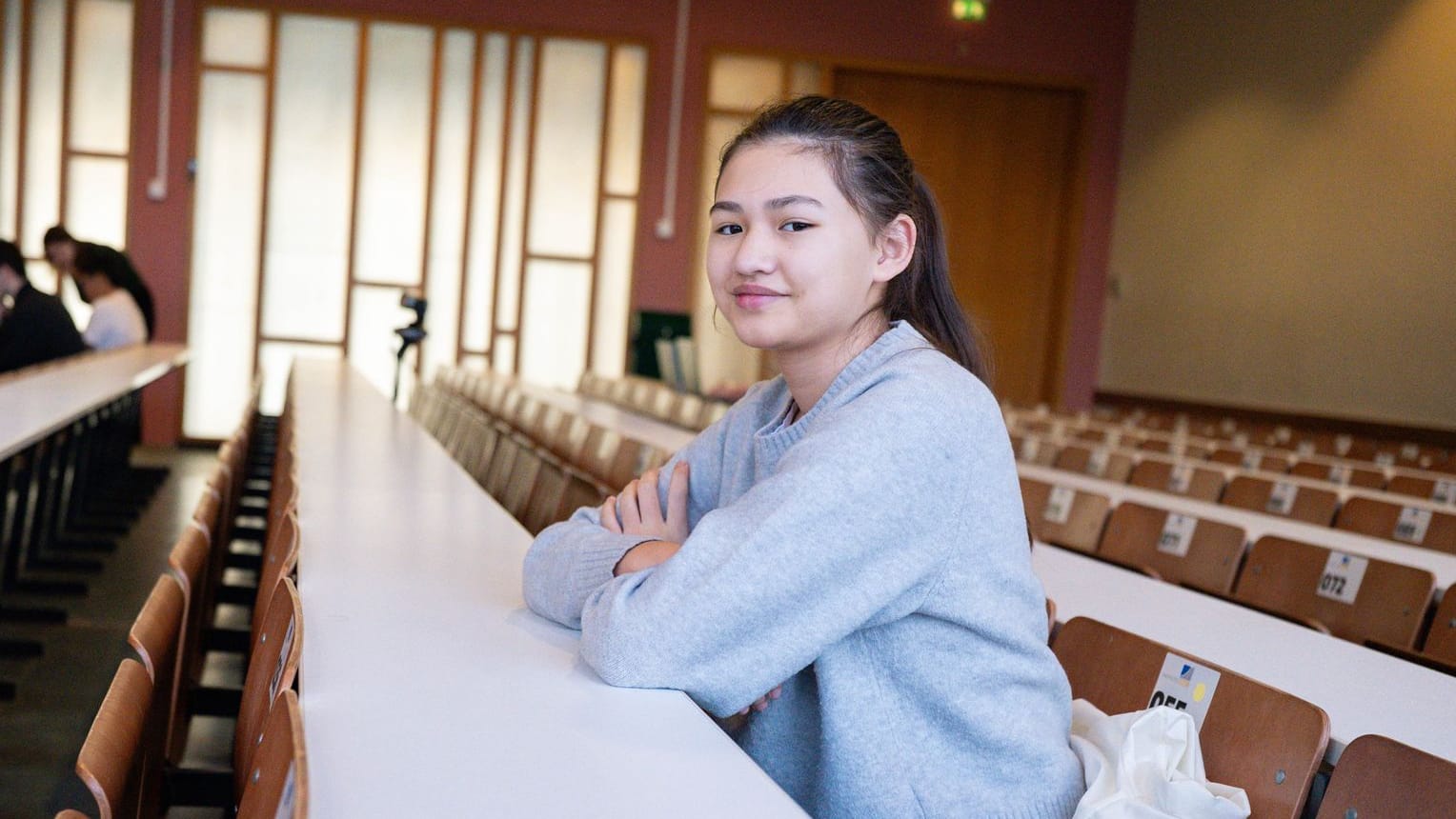 Lina Heider an der Uni Bonn: Die Zwölfjährige gilt als wohl jüngste Abiturientin Deutschlands.