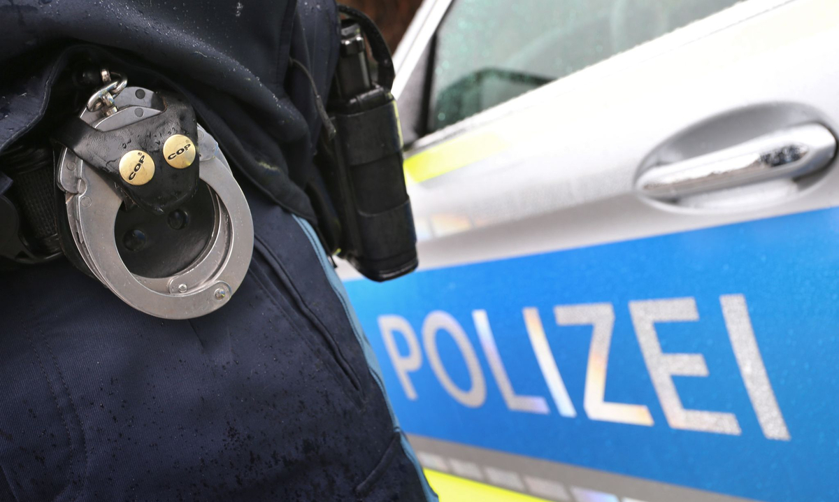 Mutmaßlicher Trickbetrüger ausgeliefert und festgesetzt