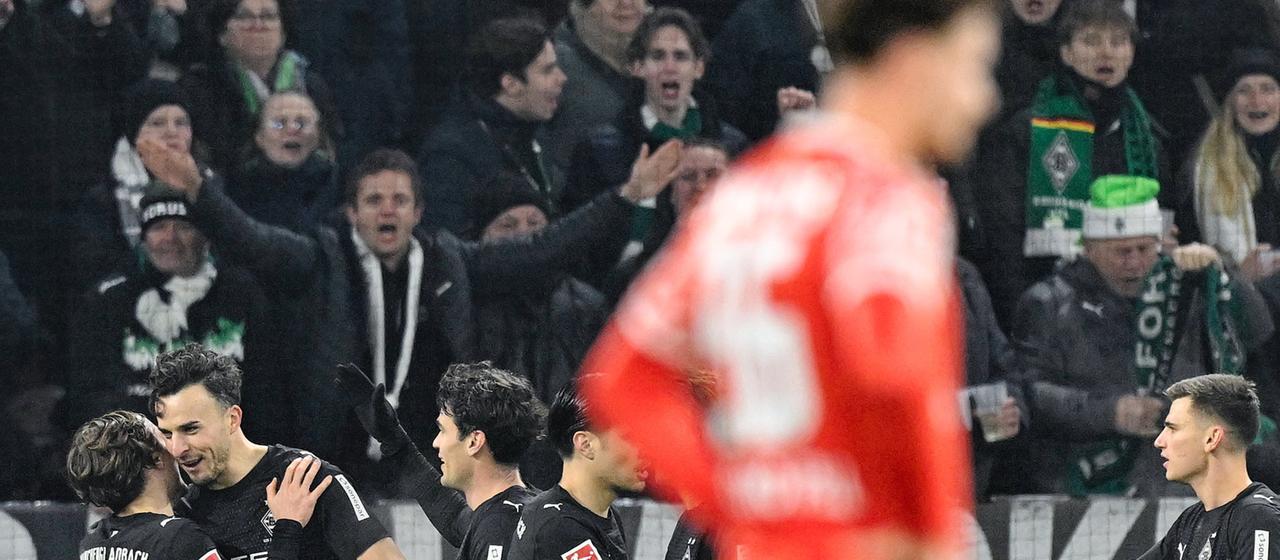 Gladbacher Jubel in Mainz | dpa Gladbacher Jubel in Mainz