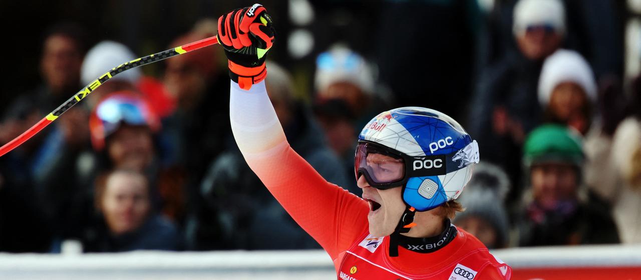 Marco Odermatt jubelt im Ziel