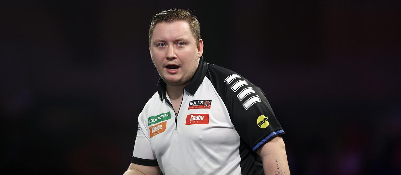 Martin Schindler während seines Erstrundenmatches bei der Darts-WM