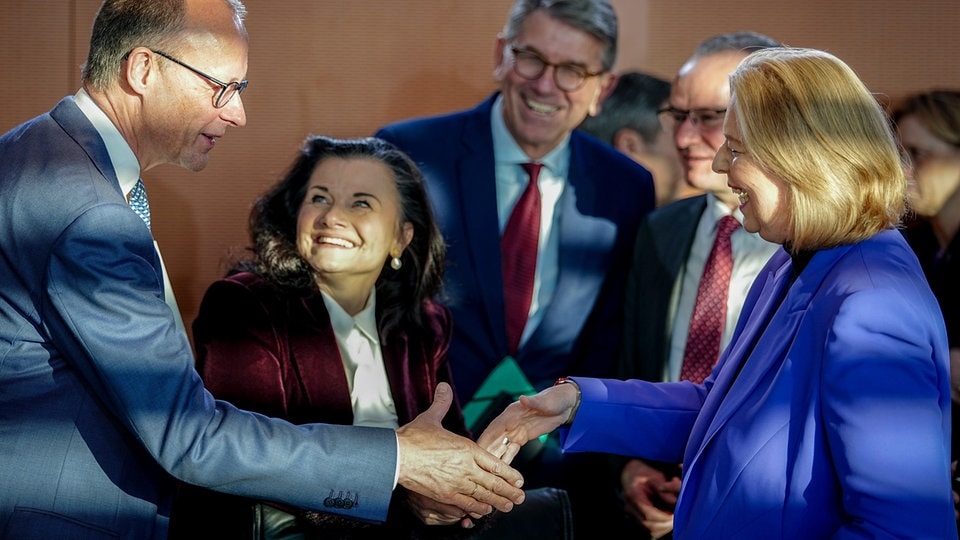 Bundeskabinett beschließt Änderungen bei Bürgergeld und Rente - MDR