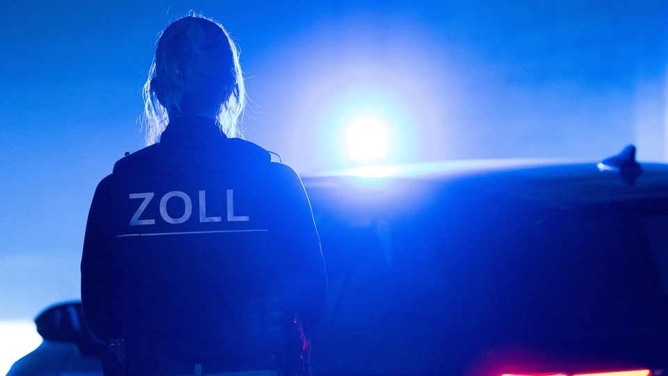 Zoll beschlagnahmt Hunderte Kilo teils illegales Feuerwerk bei Dresden