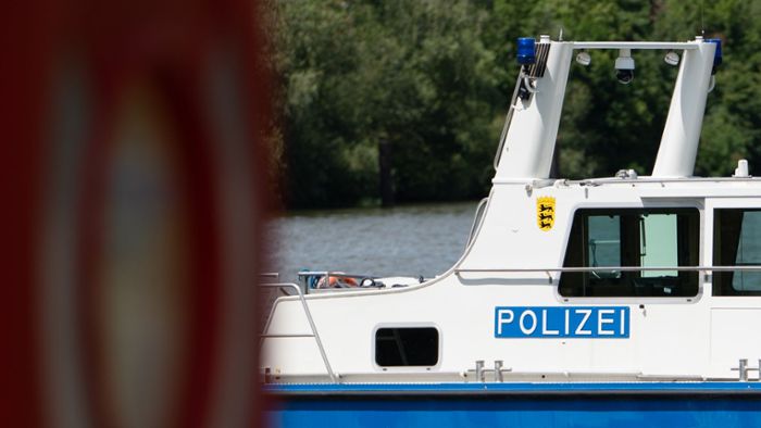 Rheinstetten im Kreis Karlsruhe: Mann fährt mit Auto in Rhein und ertrinkt