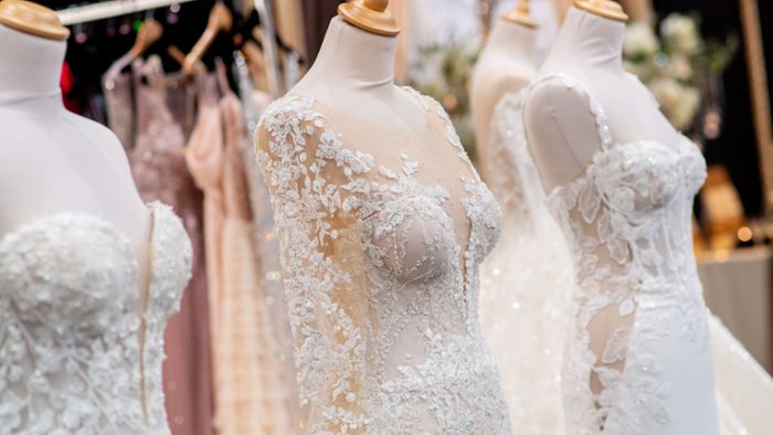 Mannheim: Dieb stiehlt Brautkleid aus Auto