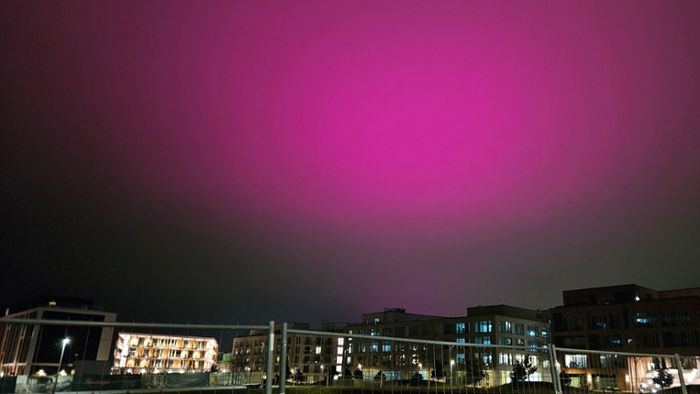 Lila Rätsel am Himmel: Polarlichter über Stuttgart? Was wirklich über der Stadt leuchtete