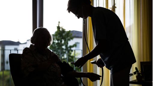 Pflegekosten in Stuttgart: Belastung für Betroffene steigt weiter