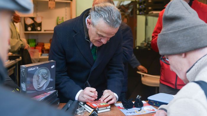 Weihnachtsmann & Co.: Erfolgreicher Weihnachtsmarkt für die gute Sache