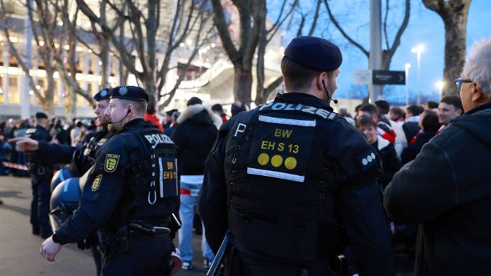 VfB gegen Maccabi Tel Aviv: Hitlergruß und Schmähgesänge – Polizei ermittelt gegen Maccabi-Fans