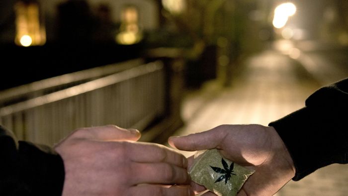 Am Böblinger Bahnhof gedealt: Wegen Drogenhandel und Körperverletzung verurteilt