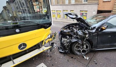 Unfall in Stuttgart-West: Bus der Linie 42 kollidiert mit Auto - Startseite