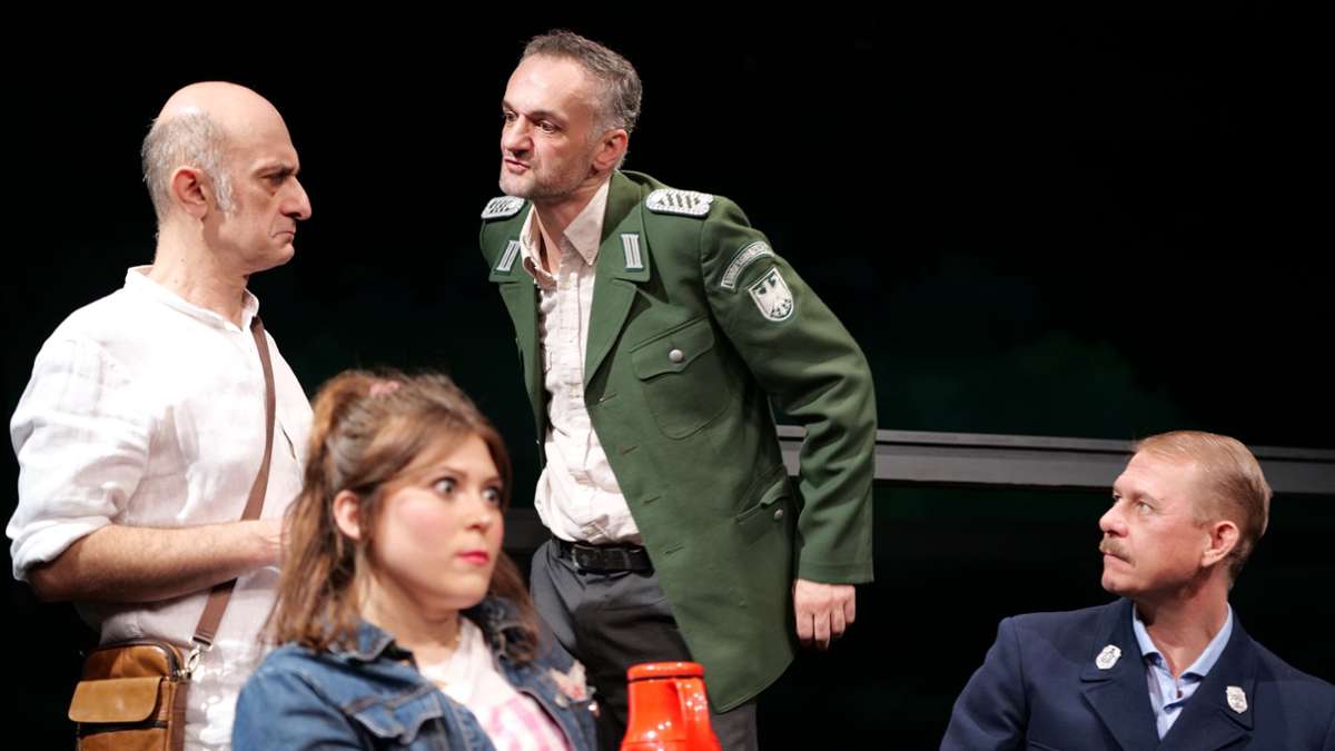 Neues Stück an der Tri-Bühne: Gut gelaunt gegen den Nationalismus – „Hin und Her“ von Ödön von Horváth - Kultur