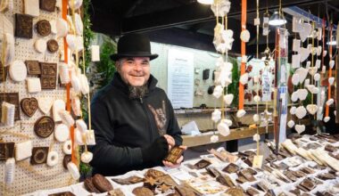Stuttgarter Weihnachtsmarkt: Tee, kalte Finger und Kundengespräche: Alltag am Weihnachtsmarktstand - Stuttgart