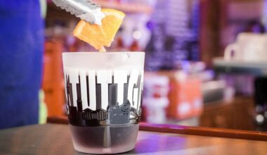 Hat der Tassendiebstahl zugenommen?: Gäste auf dem Weihnachtsmarkt sollten Pfandbecher im Auge behalten