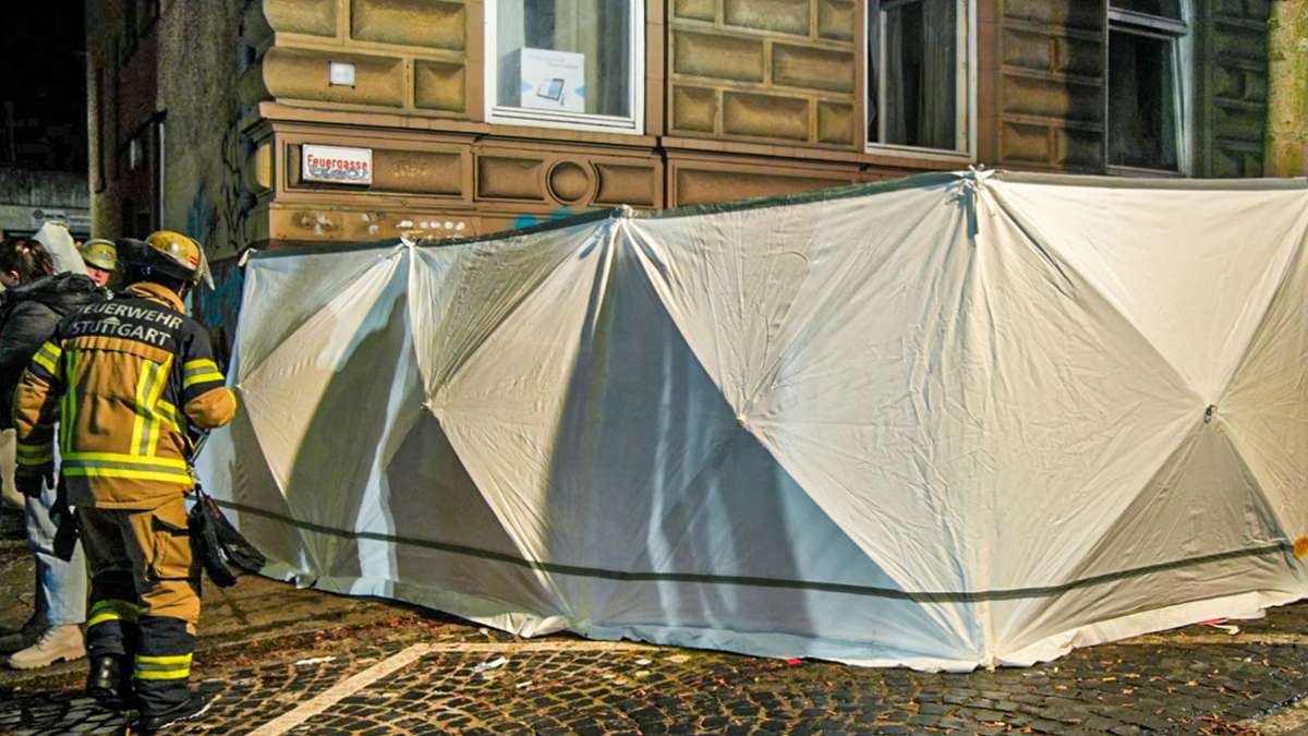 Feuerwehreinsatz in Stuttgart-Mitte: Nach Wohnungsbrand in Stuttgart: Tote Person gefunden