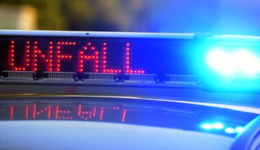 Unfall in Stuttgart-Ost: Autofahrerin zeigt Mittelfinger und drängt 27-Jährigen in Tunnel ab