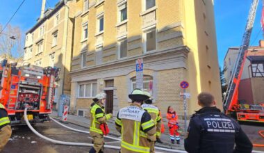 Stuttgart-Süd: Großaufgebot bei Dachstuhlbrand – Feuerwehr setzt Drohne ein