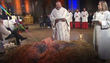 Stuttgarter Krippenspiel in der ARD: „Ekelhaft und unwürdig“ – Christmette in St. Maria provoziert