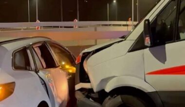 Auto kollidiert mit Krankenwagen in Stuttgart