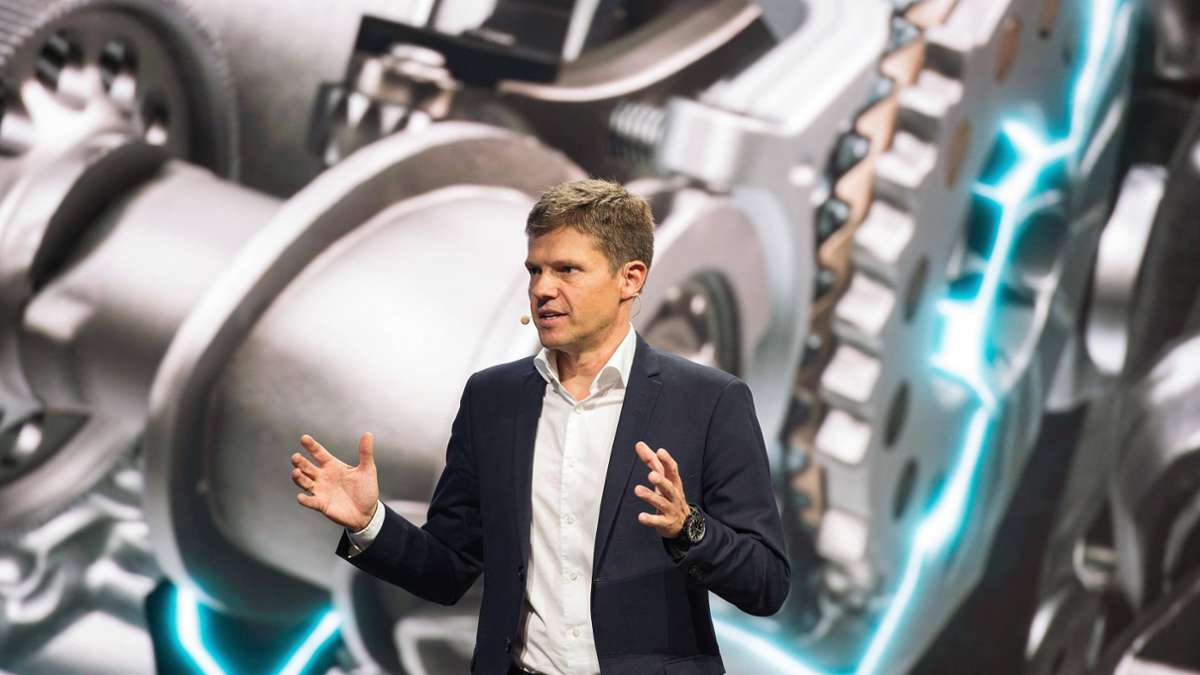 Spektakulärer Chefwechsel: Paukenschlag in der Autobranche: Blumes Chefstratege geht zu Mercedes-Tochter