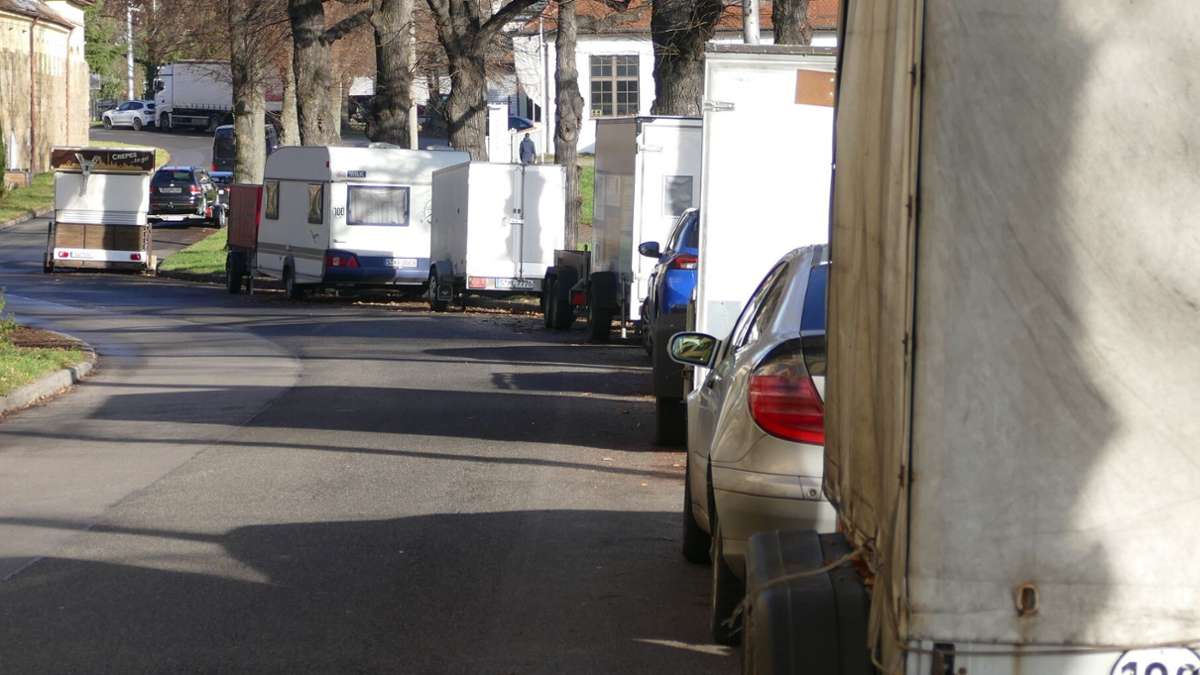 Zugeparkte Straßen in Stuttgart: „Man kann kaum mehr fahren“ – Stadt geht gegen illegal geparkte Anhänger vor
