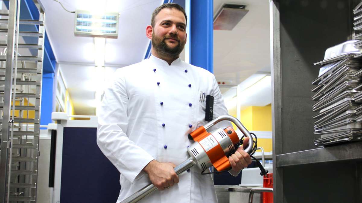 Eindrücke aus einer Großküche: Wie kocht man täglich Essen für 1200 Menschen? - Baden-Württemberg