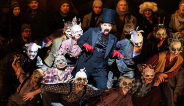 Bayerische Staatsoper München: Barrie Kosky inszeniert einen teuflischen Weihnachtszirkus