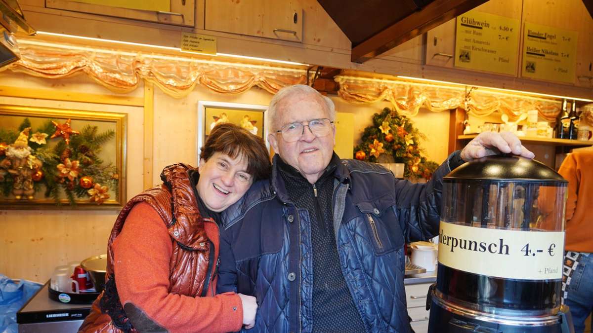 Stuttgarter Weihnachtsmarkt-Legende: „Das ist sein Lebenselixier“ – Adolf Weeber seit 60 Jahren dabei