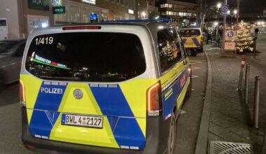 Mehrere Anzeigen: Nach Schüsse-Sitzung: Polizeieinsatz vor Bezirksrathaus in Stuttgart