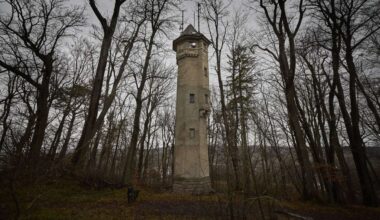 Düsterer Turm wachte einst über Verliebte und böse Buben