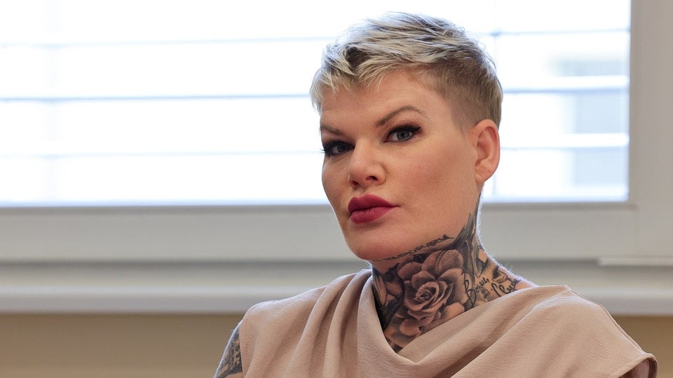 Nach Hitlergruß-Urteil: Sängerin Melanie Müller erneut in Leipzig vor Gericht