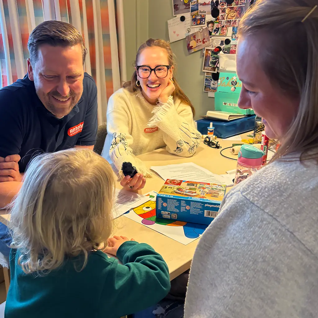 Michaela_Elina_1.png Michaela_Elina_1.png