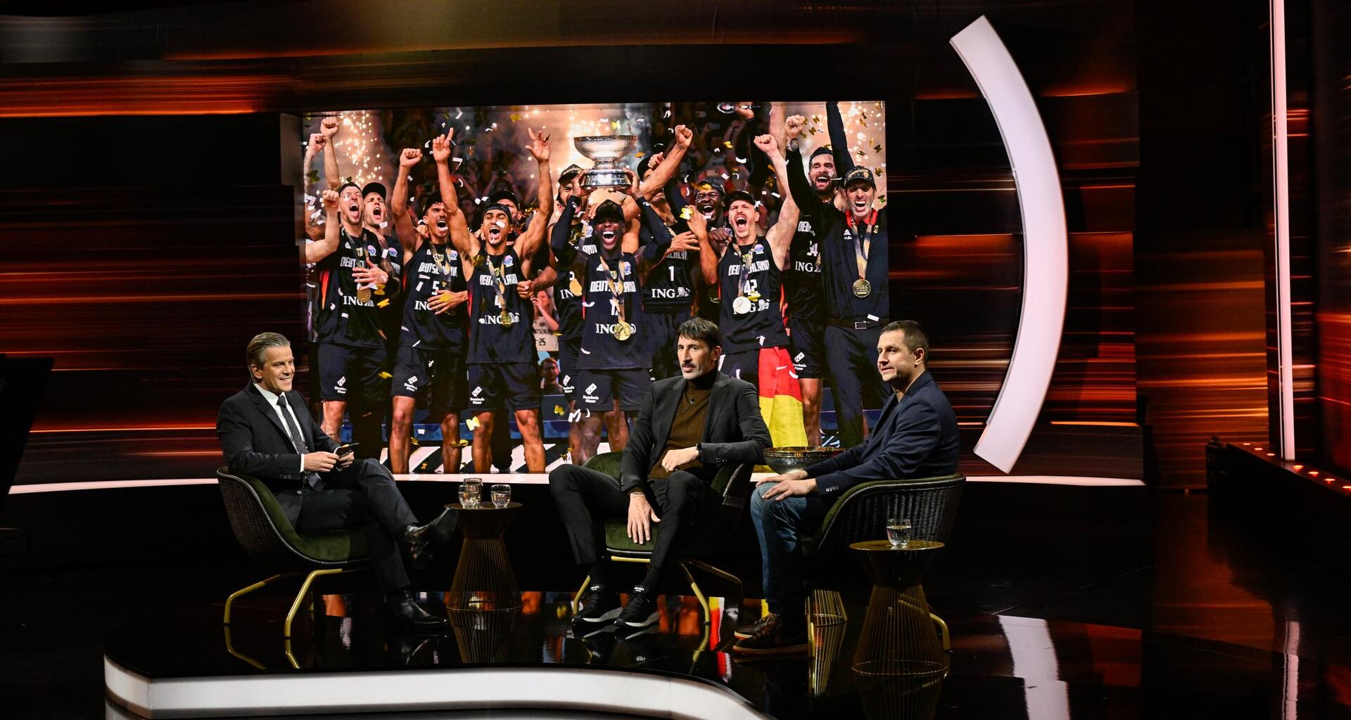 "Markus Lanz  - Das Jahr 2025" vom 17. Dezember: Markus Lanz, Alexander Mumbrú, Alan Ibrahimagic, Dennis Schröder (Schalte)