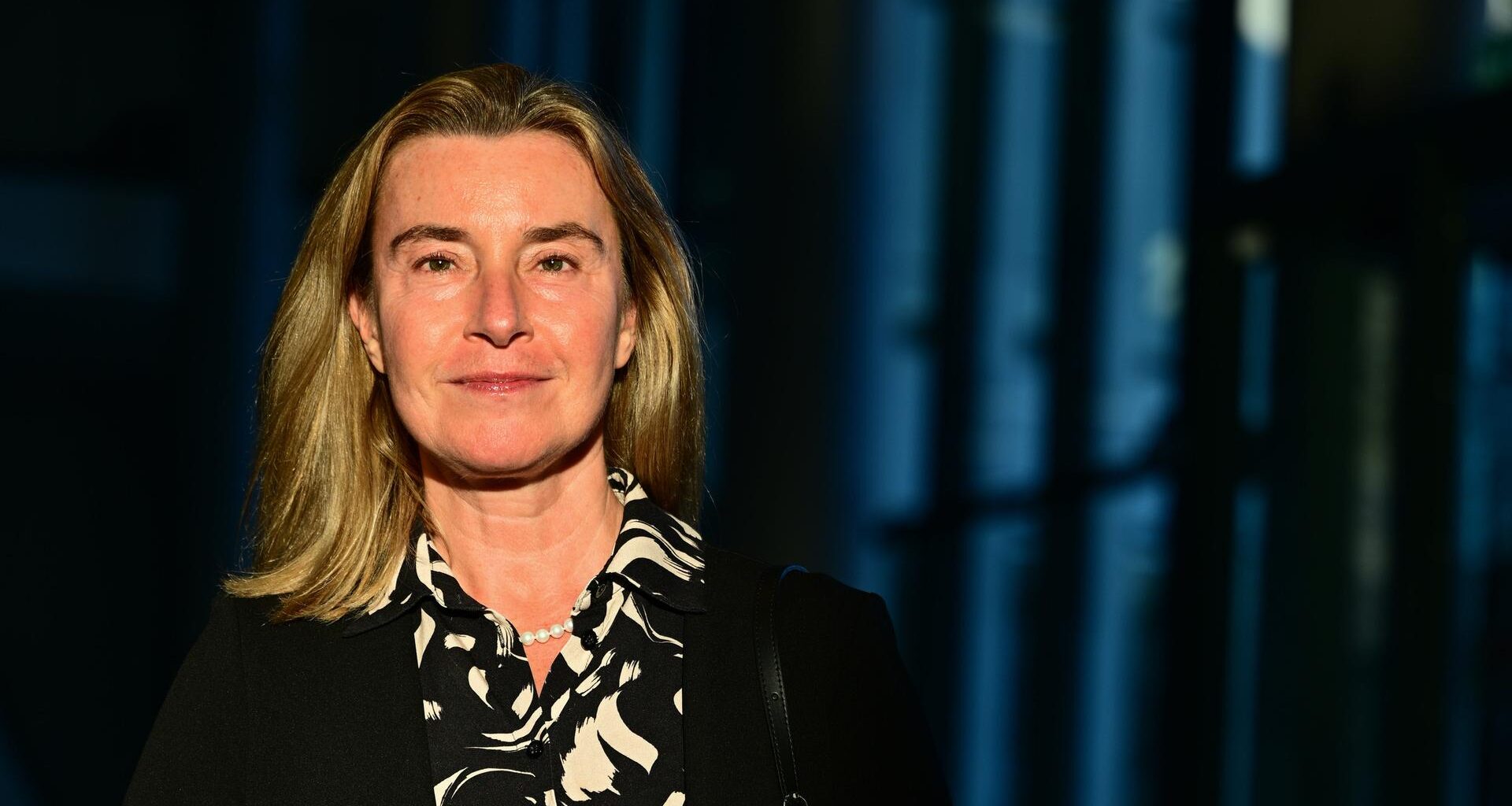 Federica Mogherini, ehemalige EU-Außenbeauftragte, schaut in die Kamera.