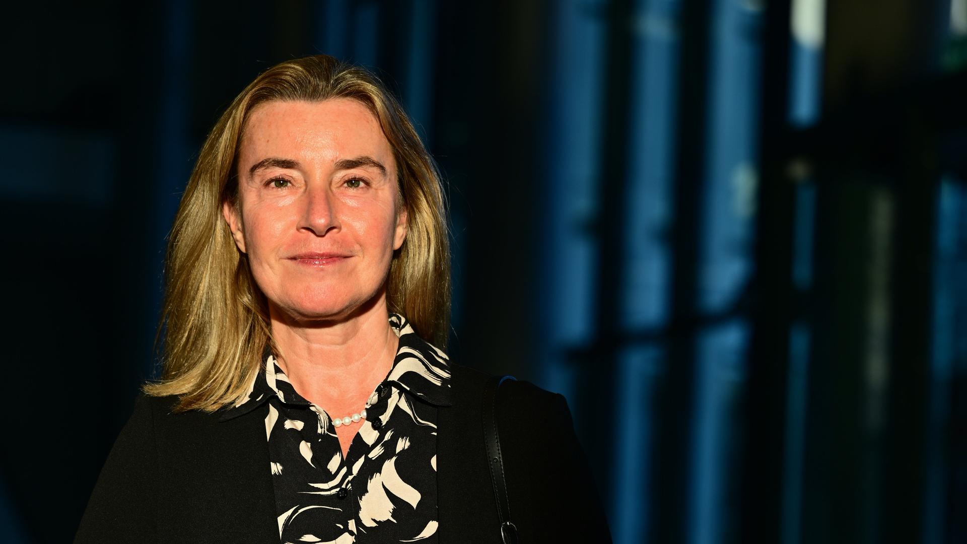 Federica Mogherini, ehemalige EU-Außenbeauftragte, schaut in die Kamera. Federica Mogherini, ehemalige EU-Außenbeauftragte, schaut in die Kamera.