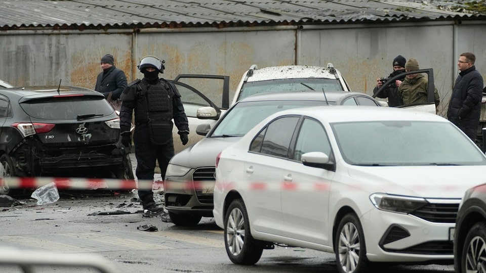 Ukraine-News: Autobombe tötet russischen General in Moskau